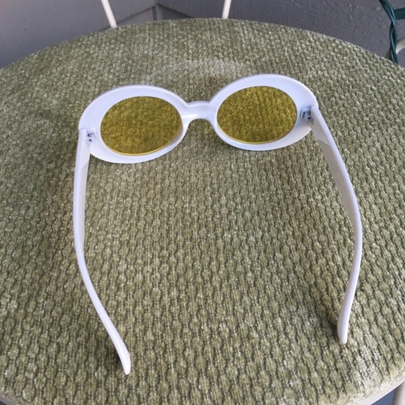 Yellow Tinted 😎 sunglasses - Picture 5 of 5